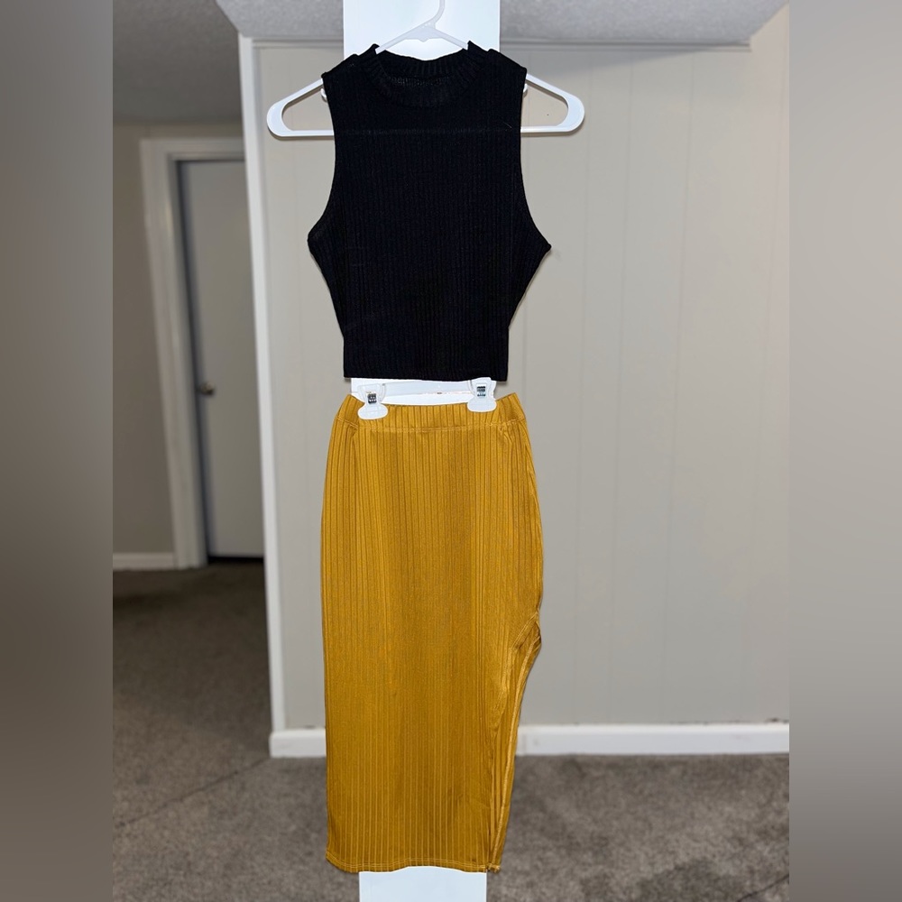 Women’s Ginger Slit Midi Skirt with Ribbed Knit Mock Neck Sleeveless Crop Tank